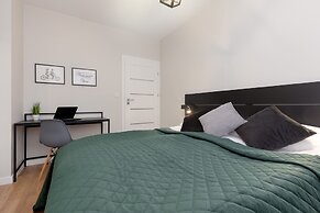 Spacious Apartment in Warsaw by Renters