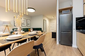 Spacious Apartment in Warsaw by Renters