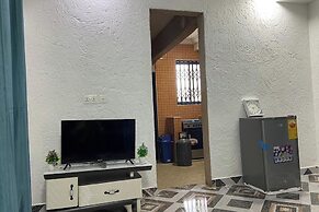 1 Bedroom House Sleeps 2 - Aircon - Free Parking