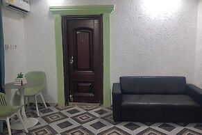 1 Bedroom House Sleeps 2 - Aircon - Free Parking