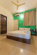 Woodpegger By The Beach