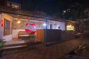 Woodpegger By The Beach