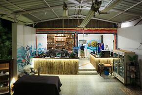 Woodpegger By The Beach