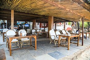 Woodpegger By The Beach