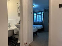 Beautiful 4-bed House in Billericay