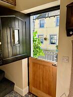 Beautiful 2-bed Cottage in Heysham Village