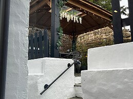 Beautiful 2-bed Cottage in Heysham Village