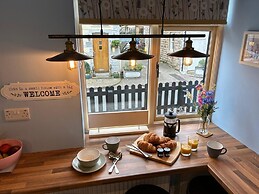 Beautiful 2-bed Cottage in Heysham Village