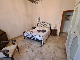 Santa in Caruggio- PortofinoVacanze