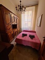 Santa in Caruggio- PortofinoVacanze