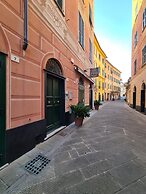 Santa in Caruggio- PortofinoVacanze