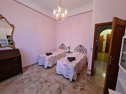 Santa in Caruggio- PortofinoVacanze