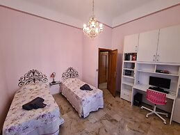 Santa in Caruggio- PortofinoVacanze