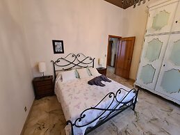 Santa in Caruggio- PortofinoVacanze