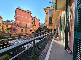 Santa in Caruggio- PortofinoVacanze