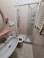 Santa in Caruggio- PortofinoVacanze