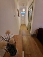 Elegant 4-bed House in Dartford