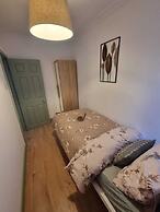 Elegant 4-bed House in Dartford