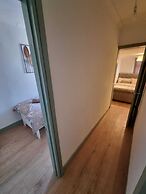 Elegant 4-bed House in Dartford