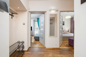 Daszyńskiego Apartment Cracow by Renters
