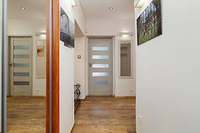 Daszyńskiego Apartment Cracow by Renters