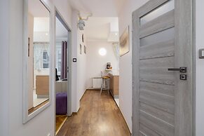 Daszyńskiego Apartment Cracow by Renters