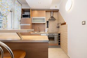 Daszyńskiego Apartment Cracow by Renters