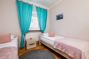 Daszyńskiego Apartment Cracow by Renters