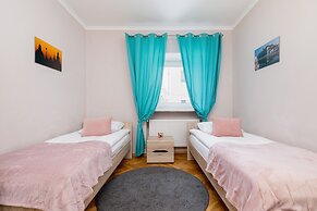 Daszyńskiego Apartment Cracow by Renters
