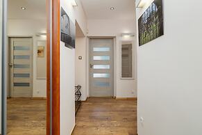 Daszyńskiego Apartment Cracow by Renters