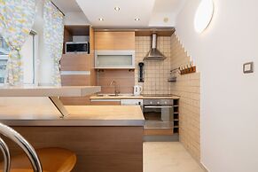 Daszyńskiego Apartment Cracow by Renters