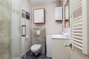 Daszyńskiego Apartment Cracow by Renters
