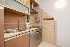 Daszyńskiego Apartment Cracow by Renters