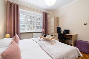 Daszyńskiego Apartment Cracow by Renters