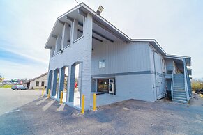 Regency Inn By Oyo Three Rivers