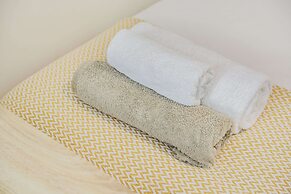 Luxury City to Country Retreat Lodge With Hot Tub