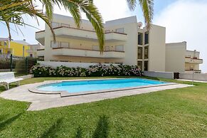 Bela Vista Apartment by Acasadascasas