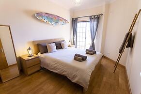 Bela Vista Apartment by Acasadascasas