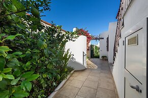 3672 Villa Acquamarina by Barbarhouse