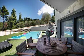 Euphoria Club 1 by Halkidiki Villas