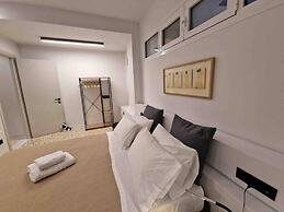 Comfortable Living in Athens 2BR Apartment