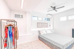 Comfortable Living in Athens 2BR Apartment