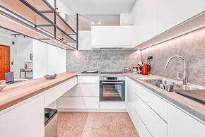 Comfortable Living in Athens 2BR Apartment