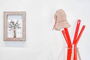 Comfortable Living in Athens 2BR Apartment