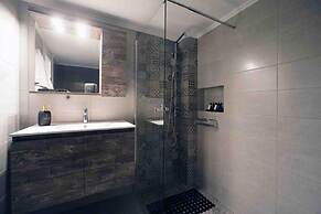 ew Thission Luxury Apartment