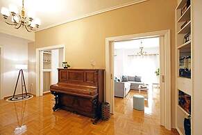 ew Thission Luxury Apartment