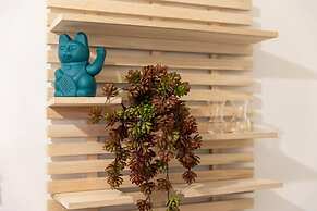 Roubnb Acropolis Museum 1BD Apt