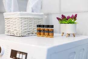 Roubnb Acropolis Museum 1BD Apt