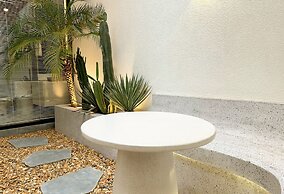 KIN WANDER TRUNG SON