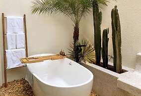 KIN WANDER TRUNG SON